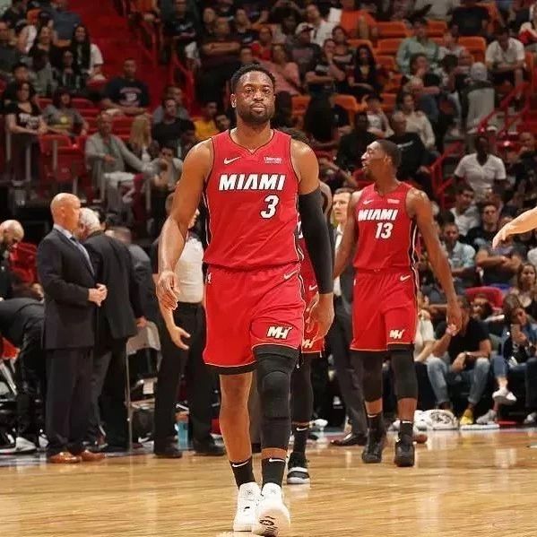 埃迪-豪：乔林顿看起来是腹股沟问题；我们有很多地方要改进（埃迪-豪：乔林顿疑似腹股沟伤势，球队还有不少地方要提升）