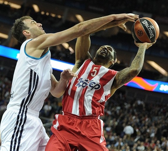 巴萨vs法兰克福：亚马尔、莱万、拉菲尼亚首发，特狮替补（巴萨战法兰克福：亚马尔、莱万、拉菲尼亚先发，特狮替补待命）