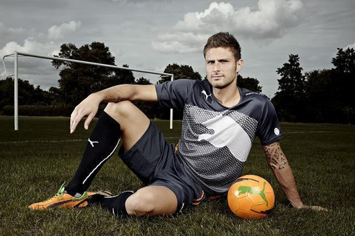 翻修球场，“连滚带爬”为的是“从从容容”（球场翻修：先“连滚带爬”，后“从容不迫”）