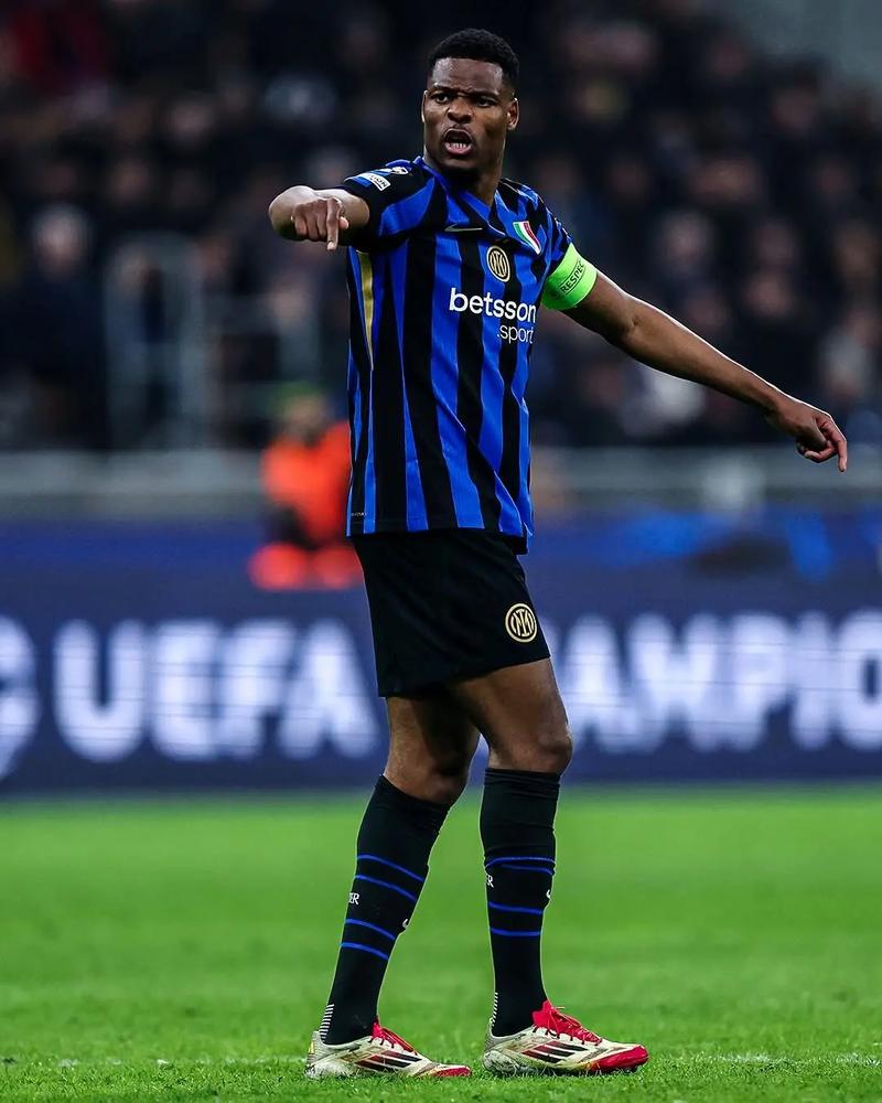 不可阻挡与不可动摇：库尔图瓦与姆巴佩带领皇马前行