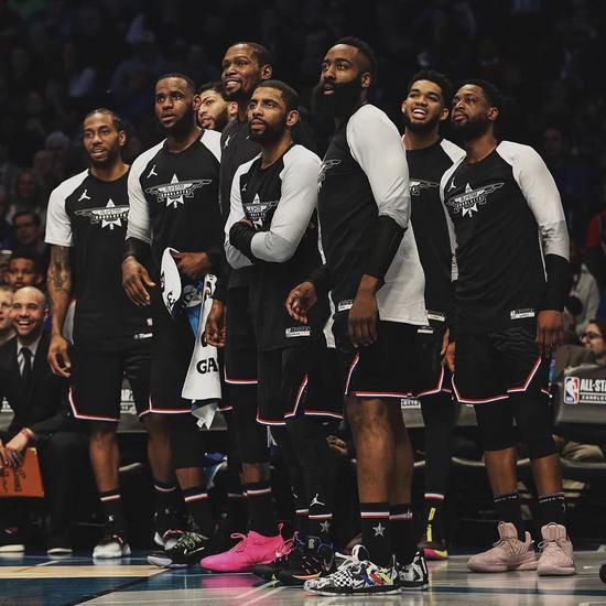 图片报：多特正在讨论是否为施洛特贝克、阿德耶米加解约条款（图片报：多特蒙德正商议是否为施洛特贝克、阿德耶米设置解约条款）