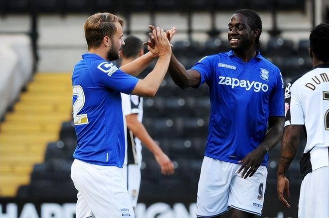 卡洛斯：当世界杯冠军是无与伦比的；希望安帅带领巴西进决赛（卡洛斯称世界杯封王无与伦比，盼安切洛蒂率巴西挺进决赛）