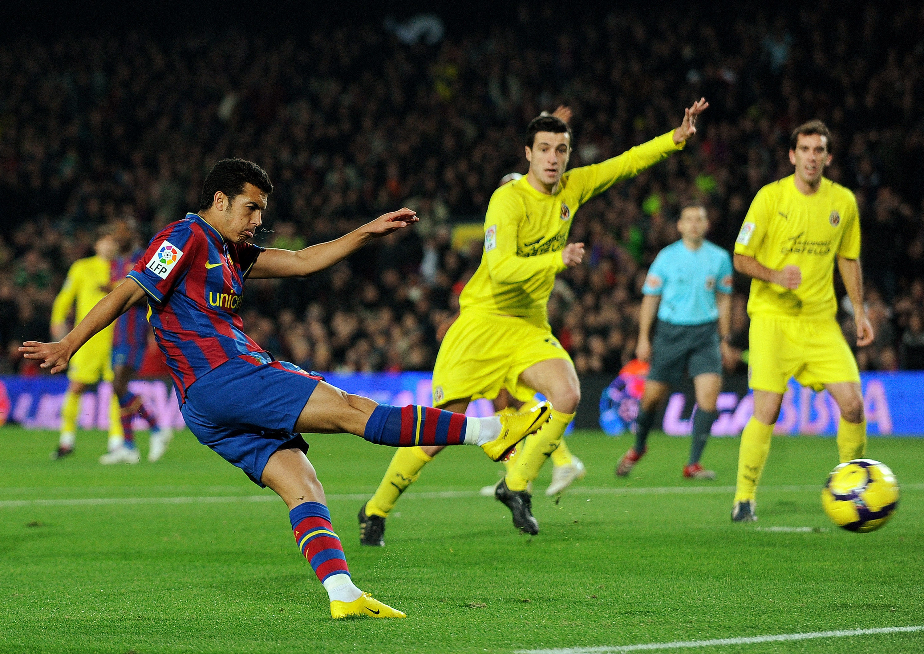 VAR 判罚引发争议（VAR判罚掀起风波）