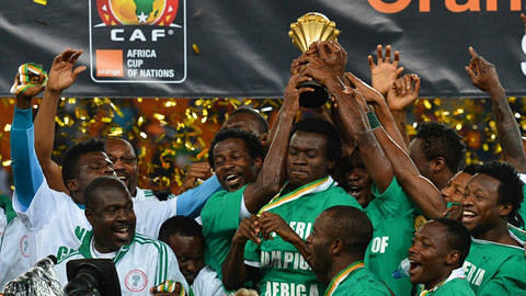 美记：鲍尔默对快船这帮人有种疯狂的执念，他们不会彻底重建（美记者：鲍尔默痴迷这批快船球员，球队无意推倒重来）