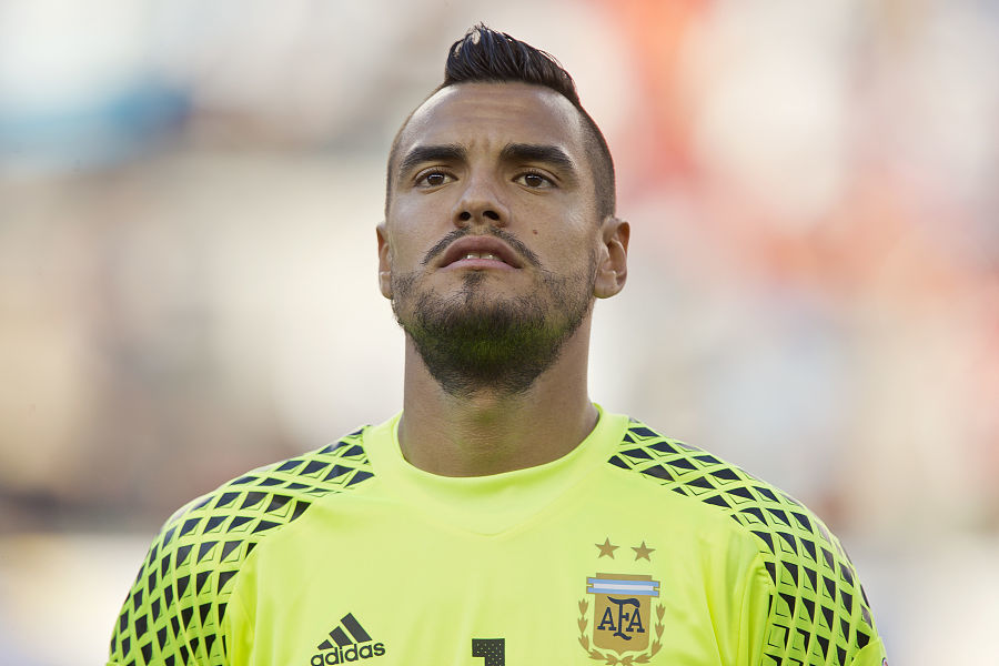 杰克逊轰24分，灰熊全队7人上双逆转取胜（杰克逊24分领衔，灰熊七人上双翻盘告捷）