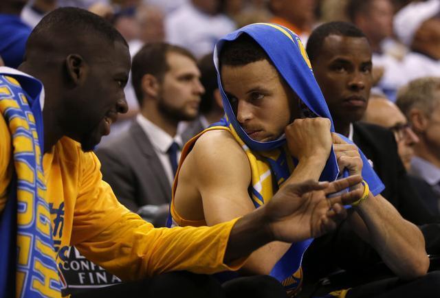 东契奇38+11詹姆斯10分 湖人负太阳7连胜被终结（东契奇轰38+11，詹姆斯仅10分，湖人不敌太阳，七连胜告破）