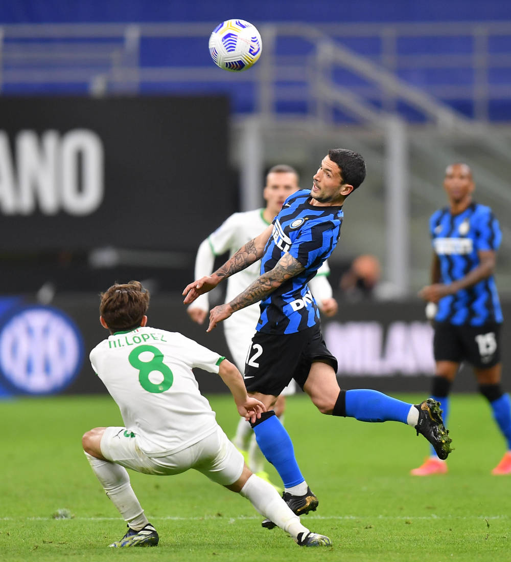 火力不够！斯玛特一人8记三分，其余湖人球员一共8记（火力不济！斯玛特轰进8记三分，湖人其余球员合计仅8记）