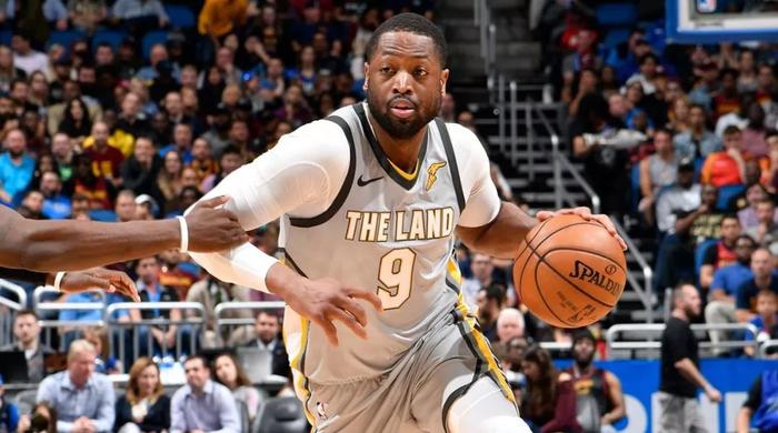 希罗上半场20分＆下半场0分，热火10分不敌独行侠（希罗上半场轰20分下半场哑火零分，热火以10分之差不敌独行侠）