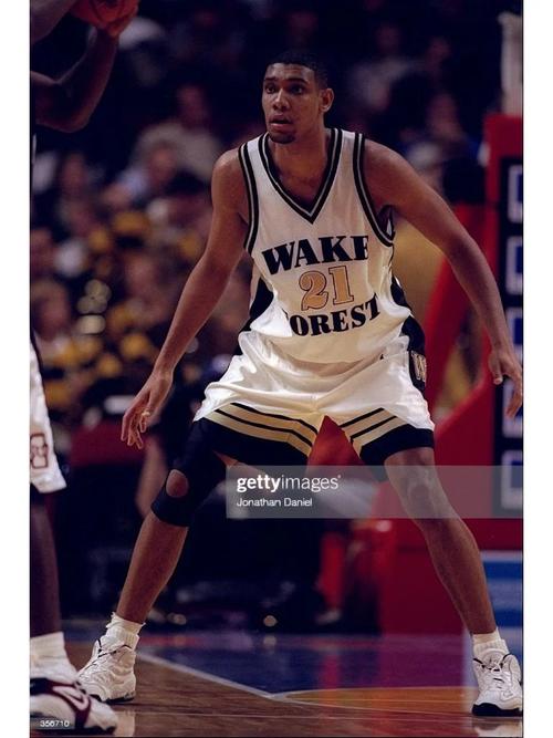 对手破门连续被吹！马赛中场霍伊别尔：VAR确实帮了我们（对手进球接连被判无效，马赛中场霍伊别尔：VAR确实帮了我们）